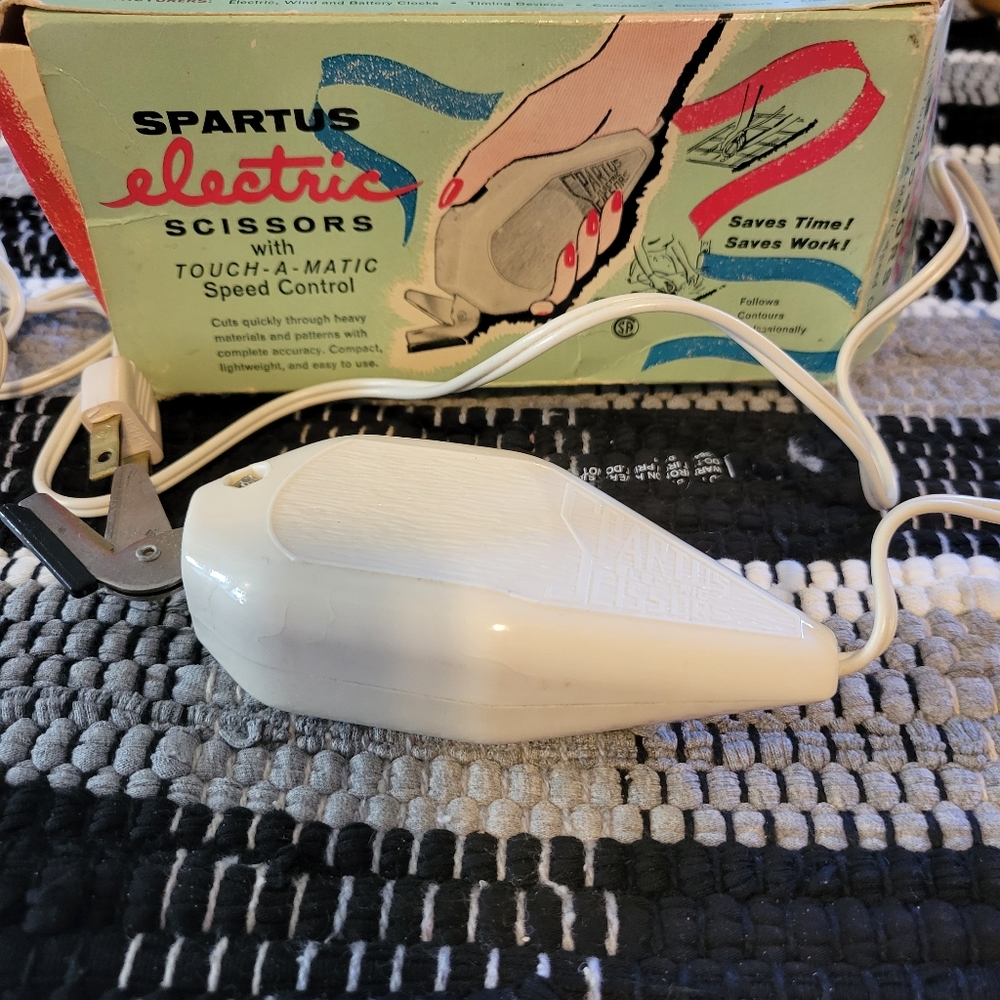 Vintage Spartus Electric Scissors